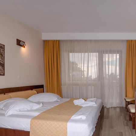 Hotel Grand เอโฟริเอนอร์ด ภายนอก รูปภาพ