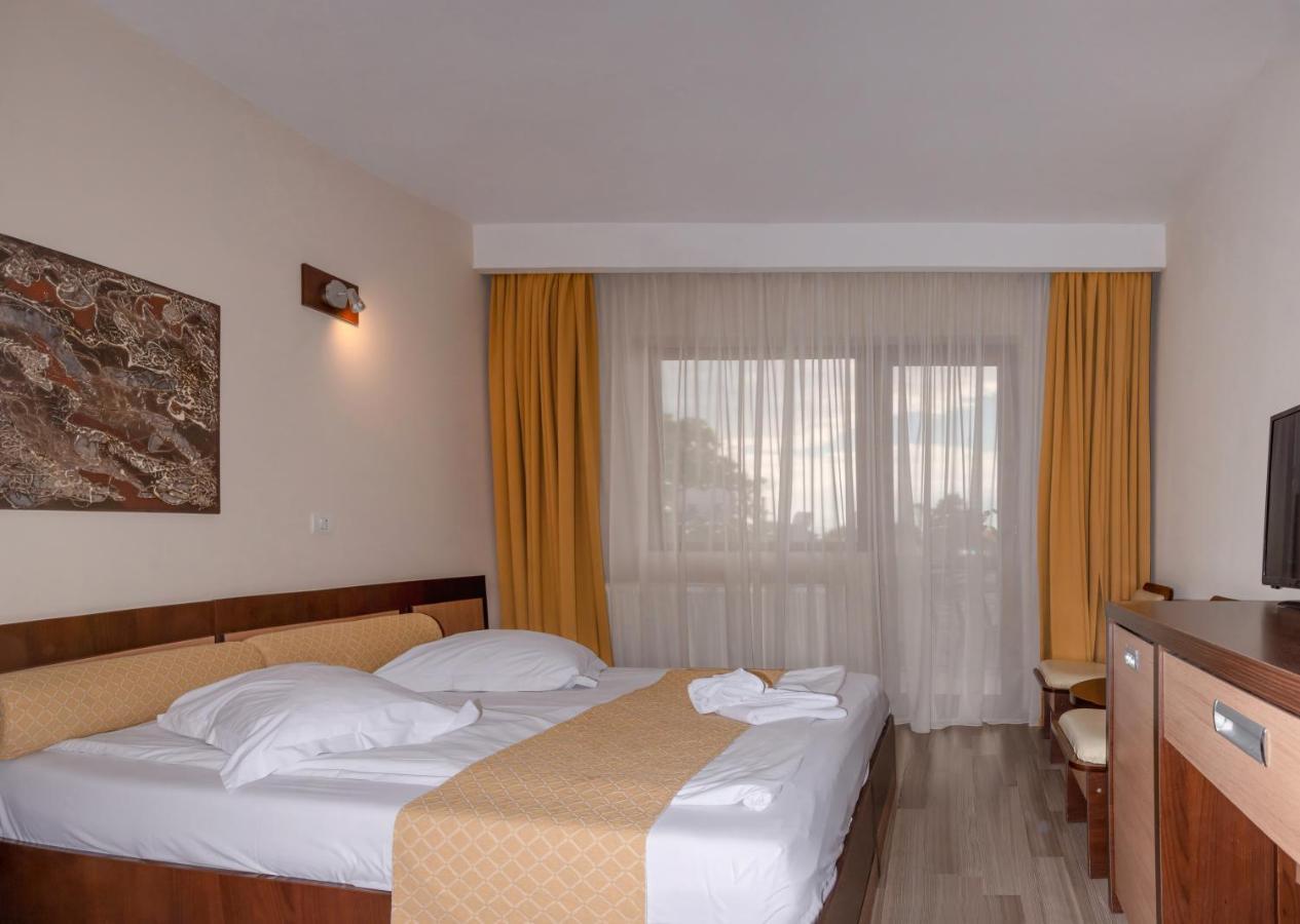 Hotel Grand เอโฟริเอนอร์ด ภายนอก รูปภาพ