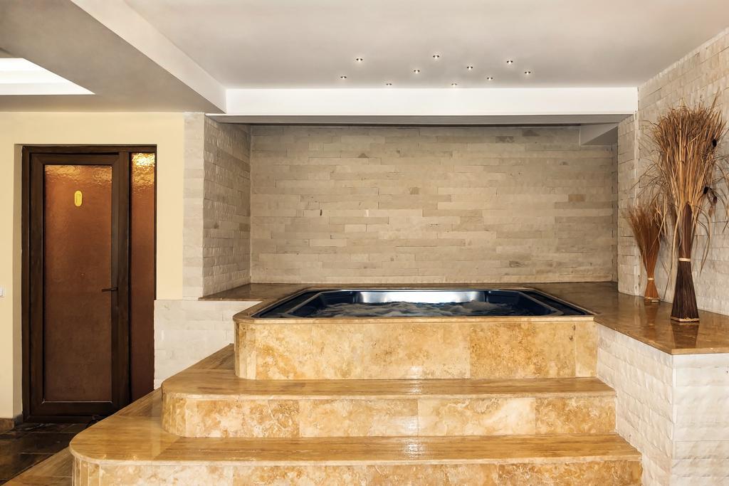Hotel Grand เอโฟริเอนอร์ด ภายนอก รูปภาพ