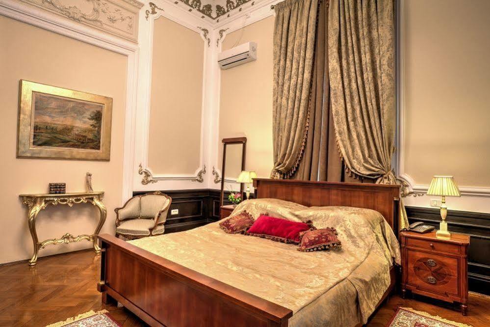 Hotel Grand เอโฟริเอนอร์ด ภายนอก รูปภาพ