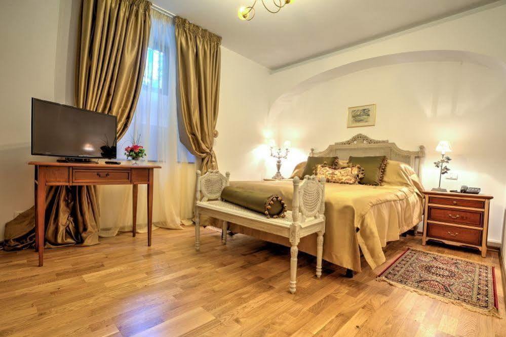 Hotel Grand เอโฟริเอนอร์ด ภายนอก รูปภาพ