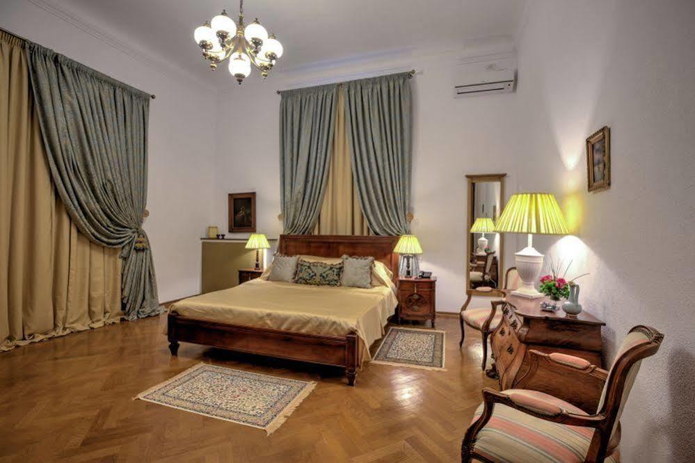 Hotel Grand เอโฟริเอนอร์ด ภายนอก รูปภาพ