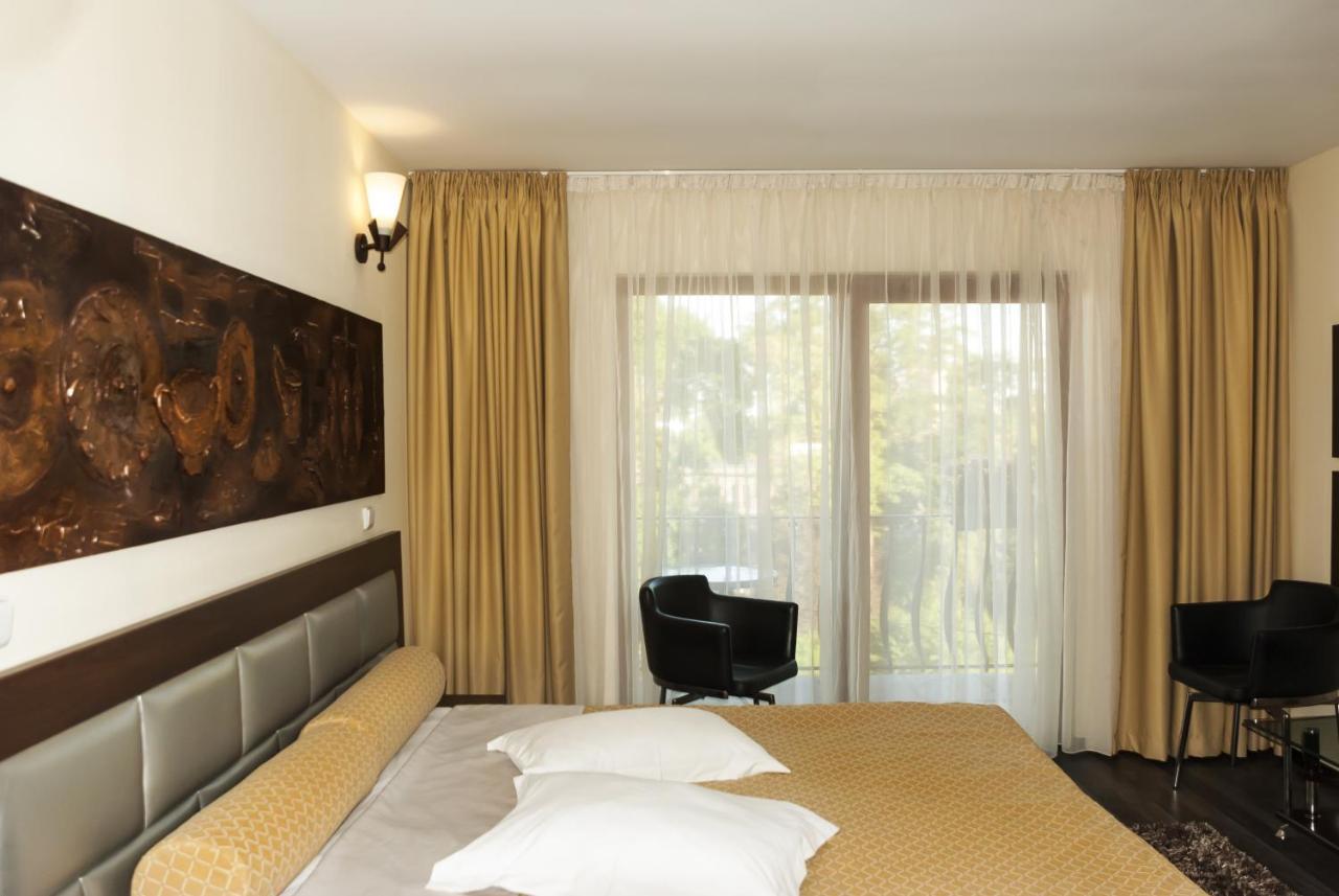 Hotel Grand เอโฟริเอนอร์ด ภายนอก รูปภาพ